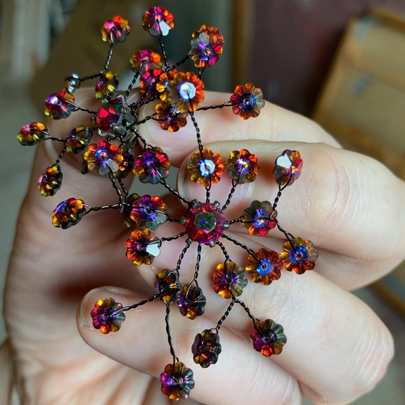 Bold Sparkly earrings - Picture 5 of 15